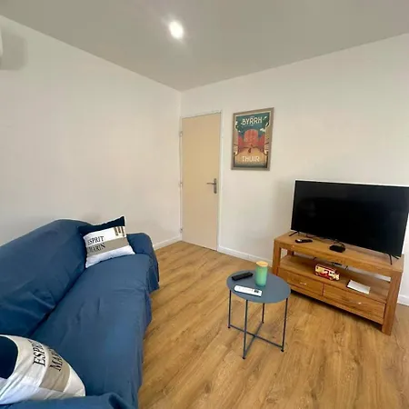 Apartment For 2 People, Terrace, Air Conditioning, Wifi *